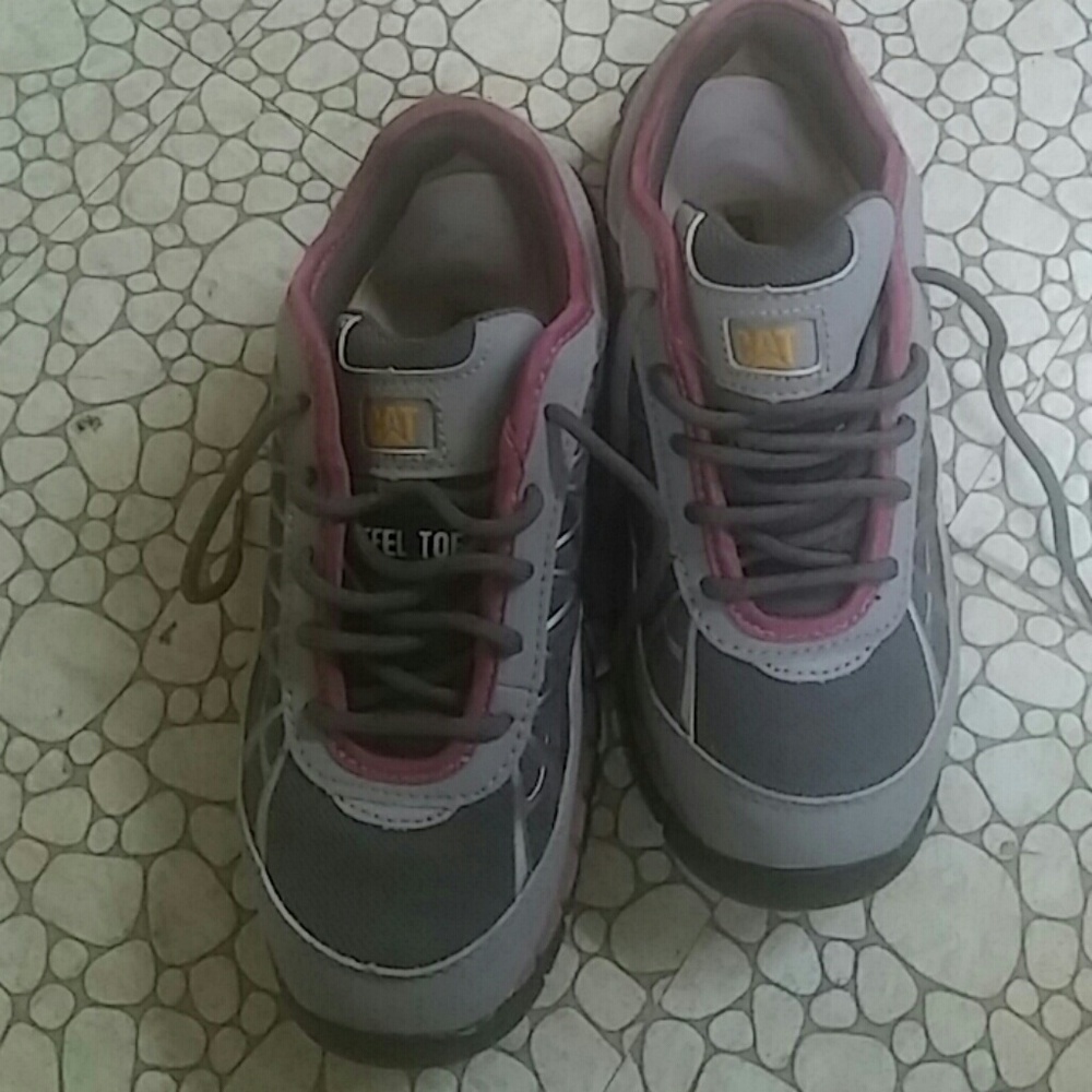 Cat gray whit pink work shoes